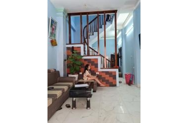 Nhà đẹp, lô góc Mỹ Đình 41m,  5 tầng, mt 3.7m, giá  3.2 tỷ
